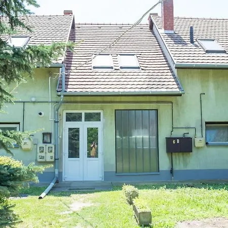 Balaton Apartment Close To The Beach Balatonkenese Exterior photo